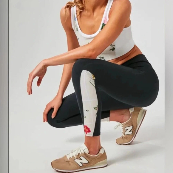 Tuckernuck Floral Leggings Black Size Large - Picture 2 of 7